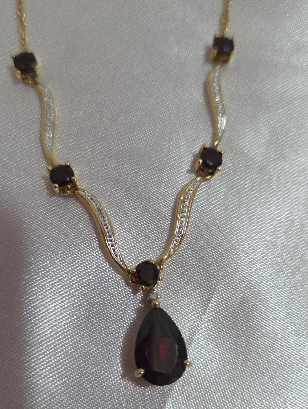 Zales 14K Solid Gold Garnet & Diamond Necklace Pear Drop Pendant Luxury